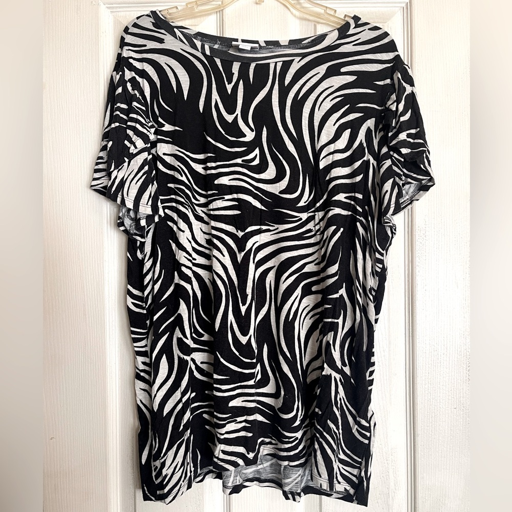 Zebra Print Lularoe T shirt 2XL